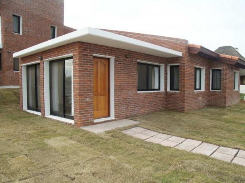 Foto Casa en Venta en Piriápolis, Maldonado - U$D 200.000 - CAV4433 - BienesOnLine