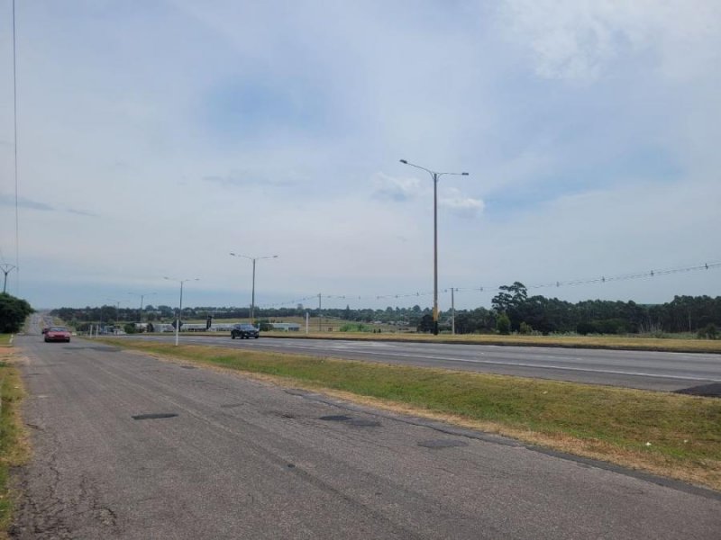 Terreno en Venta en  Lagomar, Canelones